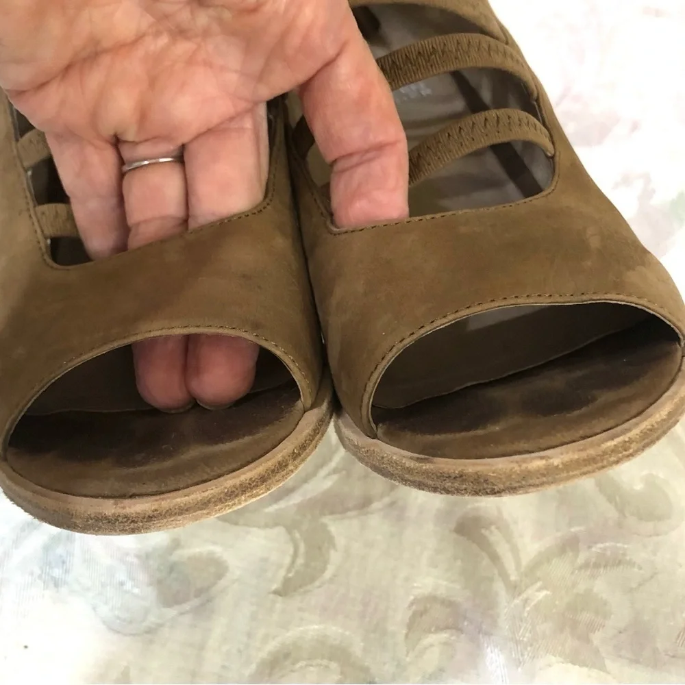 Eileen Fisher Sienna Nubuck James Strappy Block Heel Sandal Sz 6.5